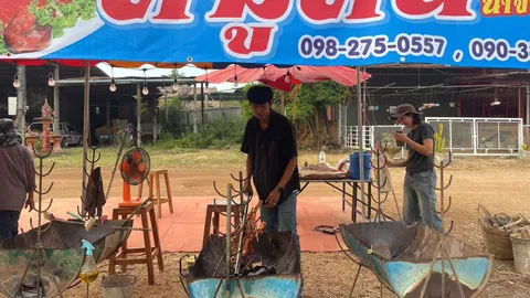 ร้านเด็ดริมถนน 304 ที่กบินทร์บุรี ขายหมูหันรับปีใหม่ เริ่มต้นตัวละ 1 พันบาท 