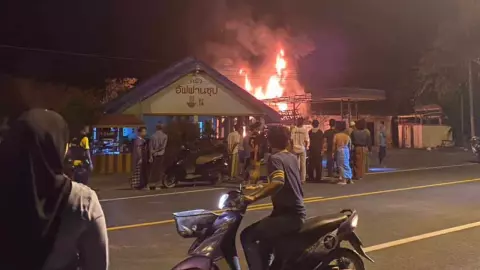 ปั๊มน้ำมันหลอดระเบิด เจ้าของโดนไฟคลอกดับ 1 บาดเจ็บ 3 