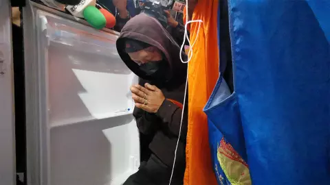 เชิญวิญญาณ (คลิป)