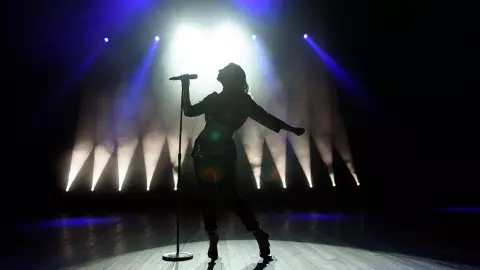 สื่อกลางเชื่อมผู้คน