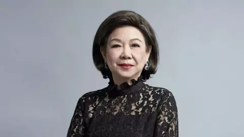 จัดงานรับปีมังกร "ศิรินา ปวโรฬารวิทยา" ชวนร้องเพลงโชว์สเต็ปบนฟลอร์ลีลาศ