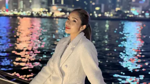 เหมือนหัวใจจะไม่ว่าง "อุ้ม-ลักขณา" โพสต์ภาพดินเนอร์หรูกับหนุ่มปริศนาที่ฮ่องกง 