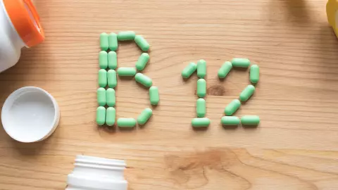 วิตามินบี 12 ช่วยอะไร ได้จากแหล่งอาหารใด พร้อมเช็กอาการขาดวิตามิน