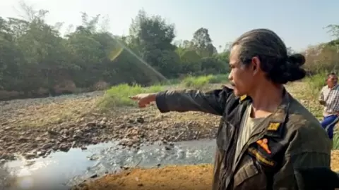 ช้างป่าขาโหด ไล่เตะคนหาปลา ร่างกระเด็นข้ามจังหวัดดับสลด 