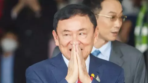 ทักษิณ นอนต่อ รพ.ตำรวจ ราชทัณฑ์ ไฟเขียว เผยป่วยหนัก-แพทย์ต้องเฝ้าระวังใกล้ชิด