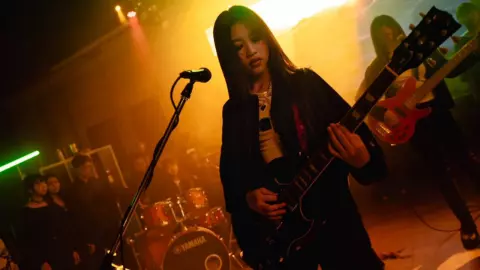 เพชร วิมลวัลย์ แชมป์กีตาร์วัย 14 ปล่อยซิงเกิลแรก "Hatemail"