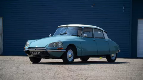 อมตะฆ่าไม่ตาย CITROEN DS 1955-1978 คลาสสิกเมืองน้ำหอม 