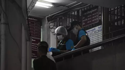 หนุ่มเมาคลั่ง เช้าถูกรวบ เย็นเป็นศพ คิดสั้นคาห้องขัง สน.ดินแดง 