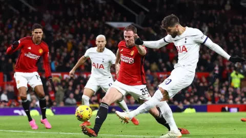 นักพากย์ดัง บอกชื่อทีมผิด "แมนยูฯ" เป็น "แมนฯ ซิตี้" นัดเสมอ "สเปอร์ส"