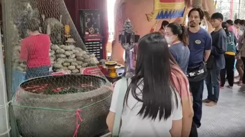 ได้โชคแสน แก้บนกุมารเจ้าสัวเฮง ส่องอ่างน้ำมนต์ ได้ "เลขเด็ด" งวด 17/01/67