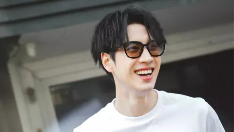 พลังซัพพอร์ตล้น “ไบร์ท-รพีพงศ์” ชนะโหวตรางวัล ขึ้นบิลบอร์ดไทม์สแควร์