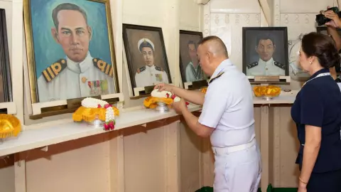 ผบ.ทร. ร่วมสดุดีวีรชนกองทัพเรือ 2567 เพื่อระลึกถึงวีรกรรมทหารเรือ