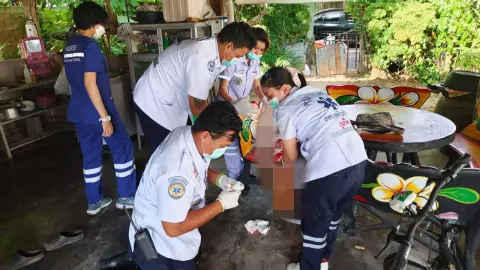 ศึกน้องเมีย-พี่เขย สางปมขัดแย้ง คว้ามีดไล่แทงกันยับ ดับ 1 สาหัส 1