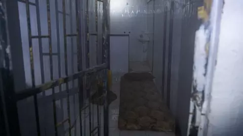 อิสราเอลแพร่ภาพอุโมงค์ฮามาสในข่านยูนิส อ้างเคยมีตัวประกันอยู่ 20 คน