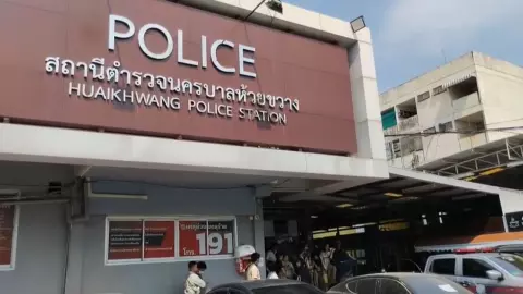 เพื่อนช็อก พบเน็ตไอดอลสาว ถูกยิงดับคาคอนโด สภาพนอนเปลือย-มือถือปืน