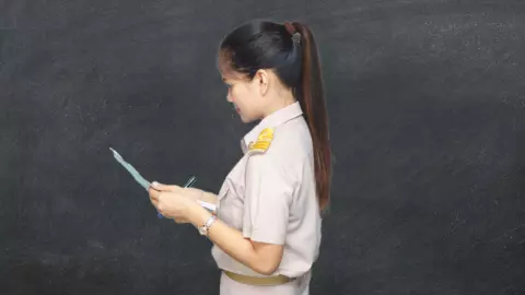 จากมติ ครม.ปี 42 ถึง รากปัญหา ครู(มี)เวร  