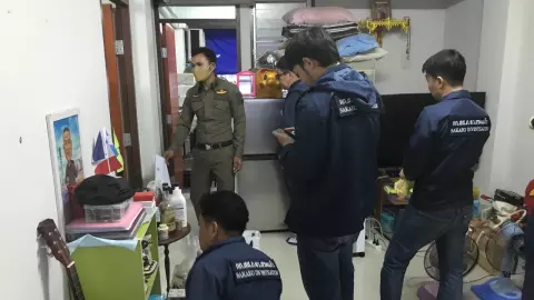 ตร.สระแก้ว ขอหมายศาลบุกค้นบ้าน 5 โจ๋คดีฆ่าป้ากบ พบปืนบีบีกัน 2 กระบอก