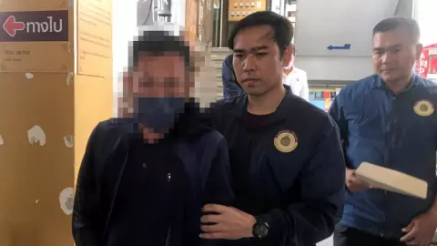 โจรไฮโซพกเครื่องรูดบัตร