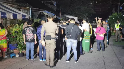 ดาบตำรวจ สน.สุทธิสาร ปืนดุ ยิงหนุ่มวัย 25 เสียชีวิต ก่อนยืนรอมอบตัว
