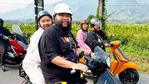 น้องชูใจ ช็อตฟีลป๊ะป๋า กอล์ฟ ฟักกลิ้งฮีโร่ ถาม "ตรงไหนคือเอวคะ"