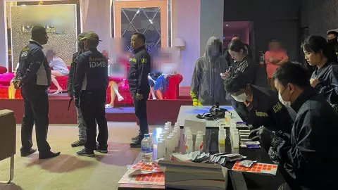 บริการคนจีน (คลิป)