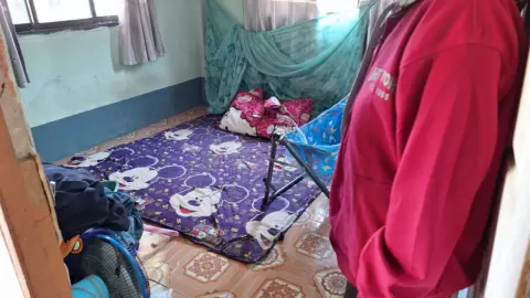 สลด หนูน้อย 2 เดือน เลือดออกปากดับคาฟูก คาดแม่มือใหม่นอนทับ