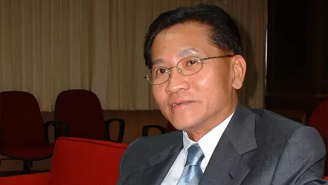 ไม่อยากอยู่เฉยๆ "เรวัต วิศรุตเวช" จึงลุกมารื้อสูตรของอร่อย พร้อมเปิดรับออเดอร์จากเพื่อนๆ