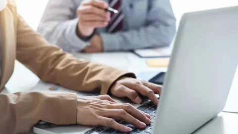 แนะอย่านั่งสั่งงานบนหอคอยงาช้าง องคมนตรีชี้คนทำลายชาติมักเริ่มที่การศึกษา