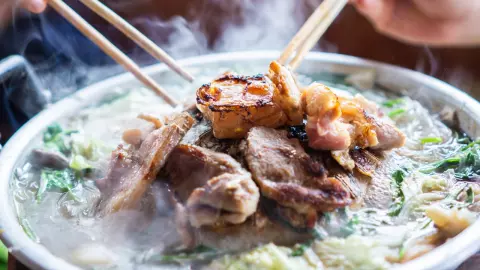 ผลสำรวจชี้ คนไทยนิยมกิน "หมูกระทะ" ถึง 32.1% เสี่ยงติดโรคจาก 5 พฤติกรรมการกิน