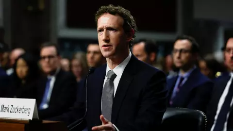 สว.สหรัฐฯ ไต่สวนยับ ซัคเคอร์เบิร์ก ขอโทษพ่อแม่เหยื่อถูกโซเชียลทำร้าย
