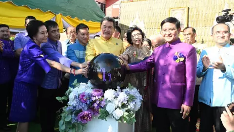 ถอนเสาไฟแรงสูงต้นสุดท้ายปรับระบบเป็นเคเบิลใต้ดินสี่แยกวัดคูหาสวรรค์