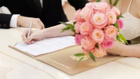 บางรักรับ 789 คู่จดทะเบียนสมรส จองถึง 12 ก.พ.-ลุ้นทะเบียนทองคำ