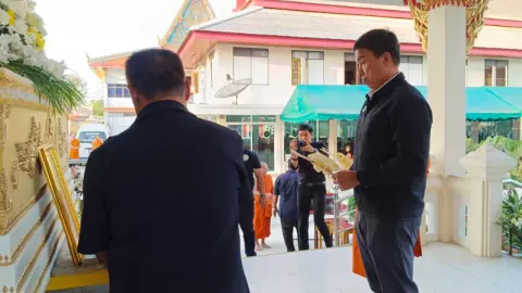 "ครอบครัวเศร้า" เผา "น้องภูมิ" ชัชชาติ-ครู-เพื่อน นร.ร่วมส่งวิญญาณ