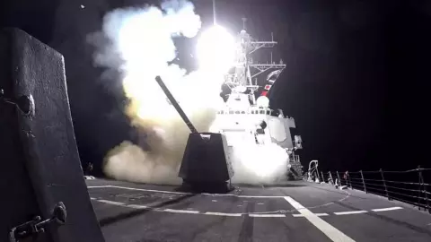 สงครามระเบิด สหรัฐฯ เปิดฉากโต้อิหร่านแล้ว ถล่มเป้าหมายทั่วอิรัก-ซีเรีย 