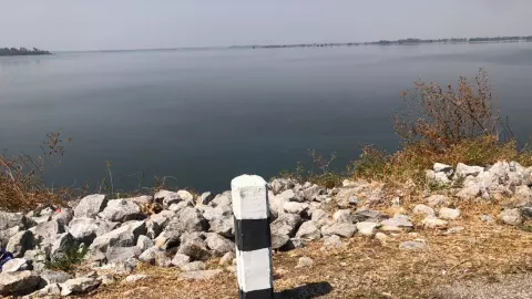 ส่งชันสูตร ศพ ส.ต.ต. เสียชีวิตบนสันเขื่อนลำปาว ยันเป็นที่รักของเพื่อนร่วมงาน