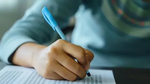 สพฐ. เปิดสอบแข่งขันฯ บรรจุเข้ารับราชการ 68 อัตรา สมัคร 5-19 ก.พ. 67