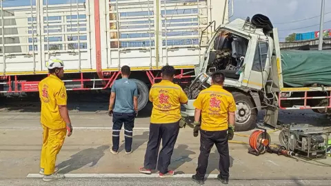 ชน 5 คันรวดมอเตอร์เวย์ ศรีราชา หกล้ออยู่ท้ายสุด คนขับดับคาซาก