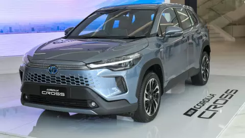 Toyota เปิดราคา New Corolla CROSS 2024 เริ่ม 9 แสน ไมเนอร์เชนจ์ใหม่หล่อเลย