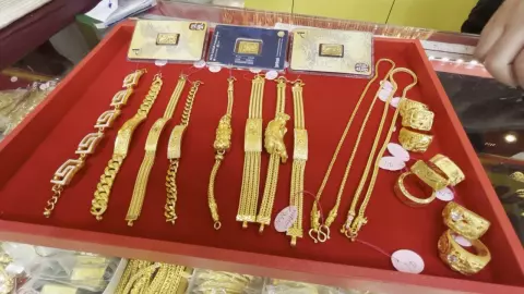 ตรุษจีนขอนแก่น กำไลทองมังกร-แหวนทองมังกร ขายดี ชูสัญลักษณ์มงคลใส่แล้วนำโชค