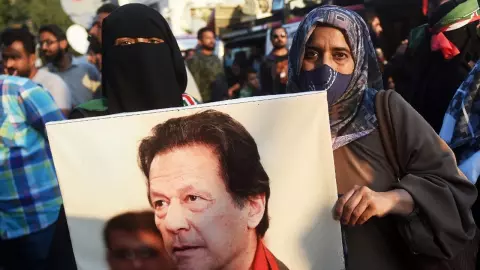 2 อดีตนายกฯปากีสถานประกาศชัยเลือกตั้ง พรรคอิมราน ข่าน เล็งตั้งรัฐบาล