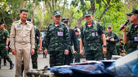 มทภ.1 ตรวจเยี่ยม กกล.บูรพา ดูพื้นที่ชายแดน พร้อมยกระดับการค้าไทย-เขมร