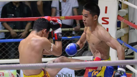 วันนี้เป็นรายการศึกมวยไทย พันธมิตร ดอนคิงส์หนุ่มแน่นกว่าจะชนะยอดกฤษดา