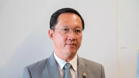 วิปรัฐบาล เคาะให้ รทสช. ชงญัตติด่วนถกมาตรการอารักขาขบวนเสด็จ 14 ก.พ.นี้