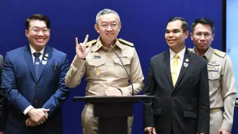 ศธ. มอบของขวัญ 14 โครงการแห่งความรัก บวก 1 แนวทางเติมเต็มความสุขครู-นักเรียน 