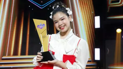 สาวน้อยมหัศจรรย์คว้าแชมป์ "พิงค์กี้" ประเดิม "The Golden Singer"