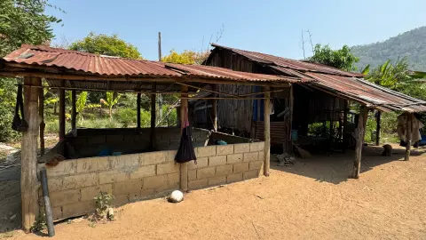 วอนช่วย ด.ญ.ป.6 มานะแต่ยากจน เก็บแตงก้นสวนหาเงินไปโรงเรียน-เลี้ยงดูปู่ (คลิป)