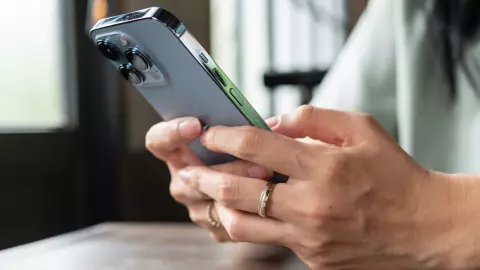 ทำนายฝันว่าได้โทรศัพท์ใหม่ หมายความอย่างไร พร้อมความเชื่อเลขนำโชค