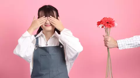 10 วิธีจีบสาวยังไงให้ติด เทคนิคจีบหญิงในแชต เปลี่ยนคนคุยให้เป็นแฟน