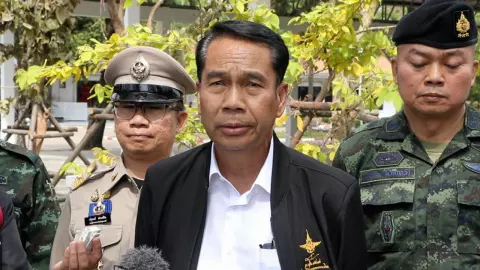 เหล่าทัพเกาะติดกลุ่มป่วนขบวนเสด็จ ถกรับมือคุมเข้ม ผบ.ตร.ชี้มีคนหนุน "ตะวัน" (คลิป)