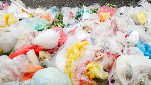 คนในพื้นที่แจ้ง ในซอยศิลากุล อ.เมืองขอนแก่น มีขยะกองใหญ่เป็นแถวยาวตามแนวถนน